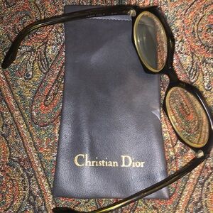 These are super vintage! ( 50’s-60’s ?) They are sold as FRAMES ONLY!